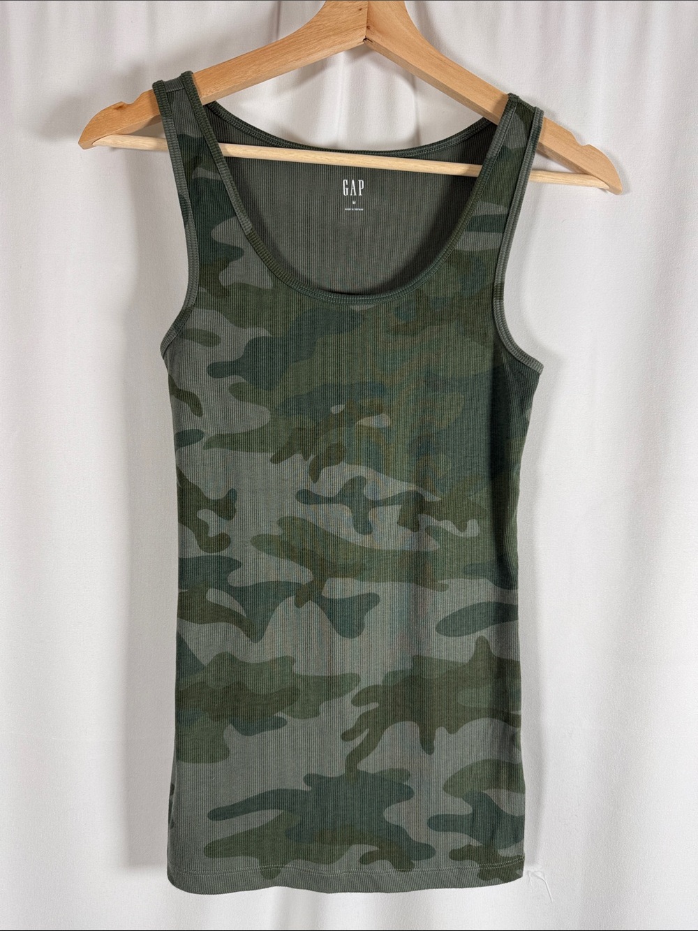 GAP Women's Camouflage Tank Top in Olive Green